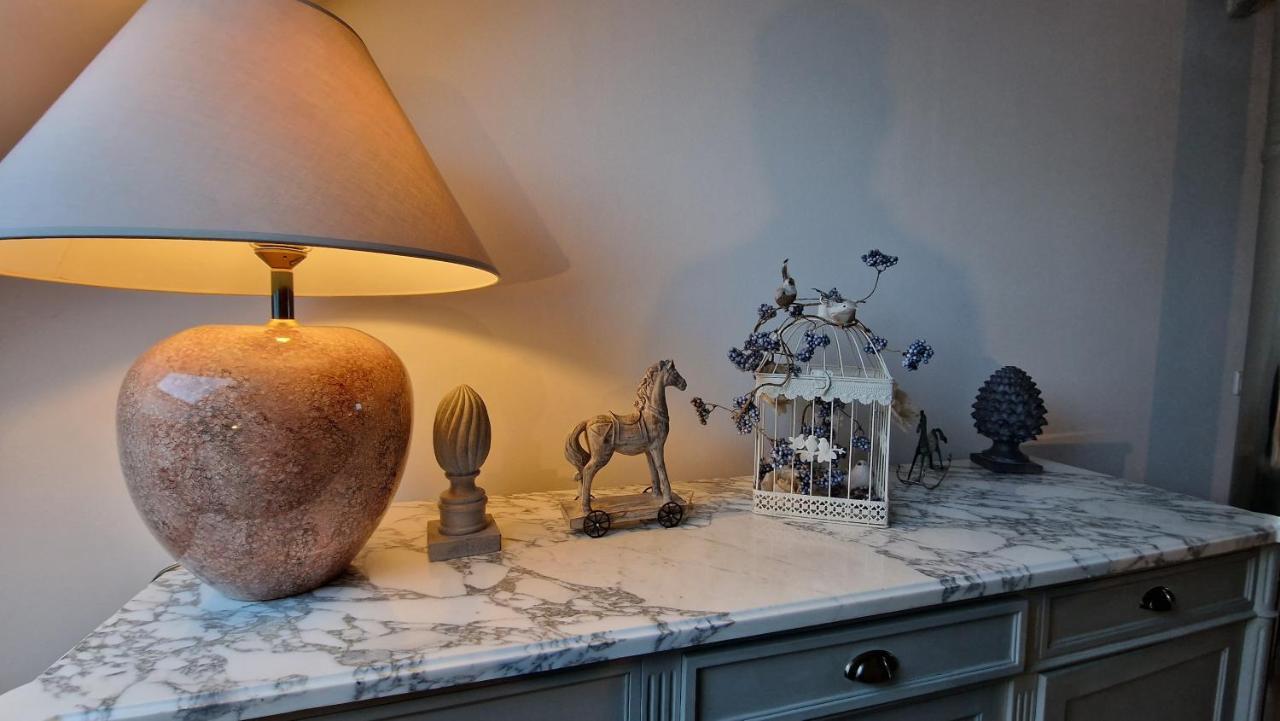 Domaine Le Puits Du Moulin Bed & Breakfast Comberjon Екстериор снимка
