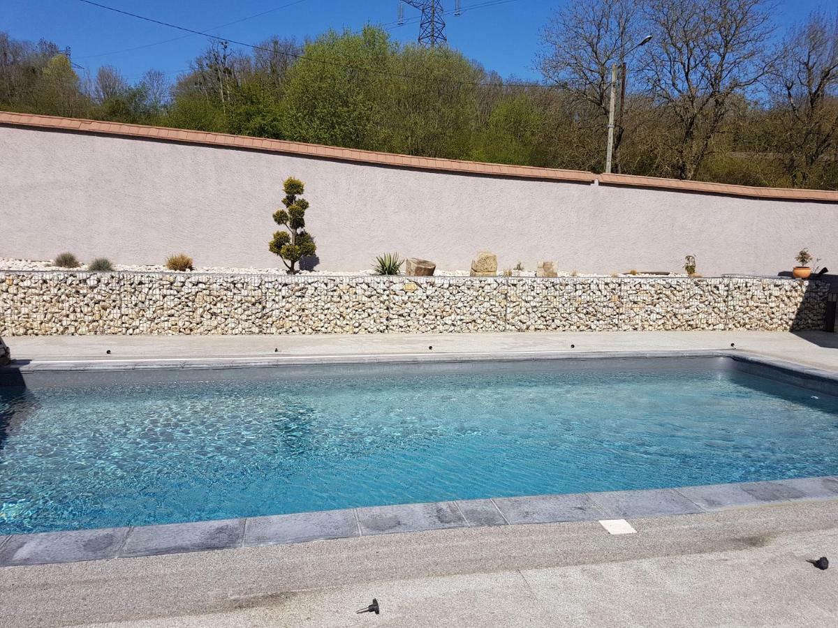 Domaine Le Puits Du Moulin Bed & Breakfast Comberjon Екстериор снимка